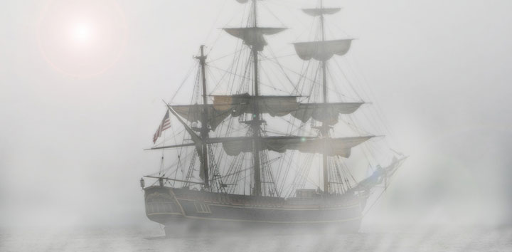 Segelschiff im Nebel