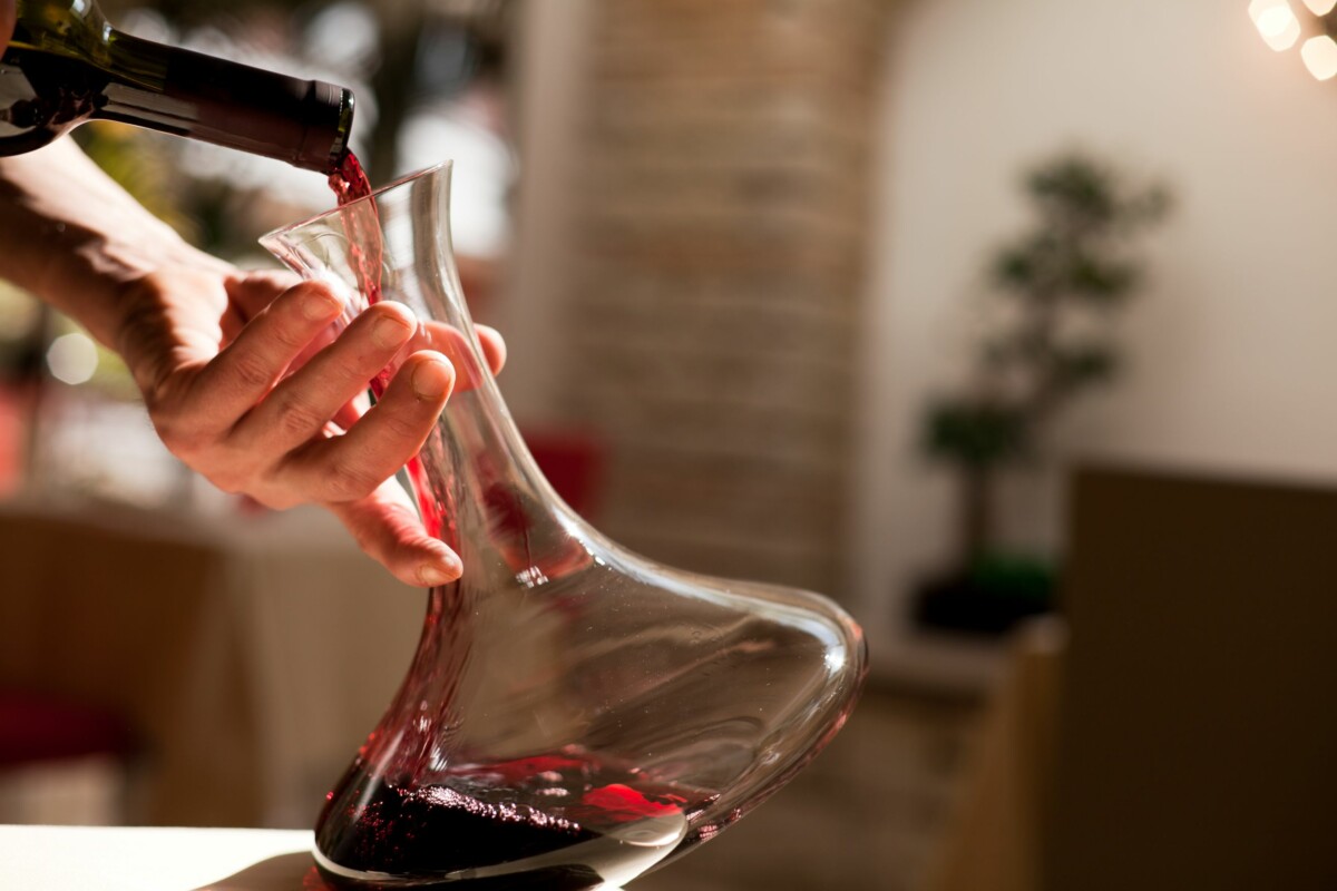 Wein dekantieren: Warum und wie?